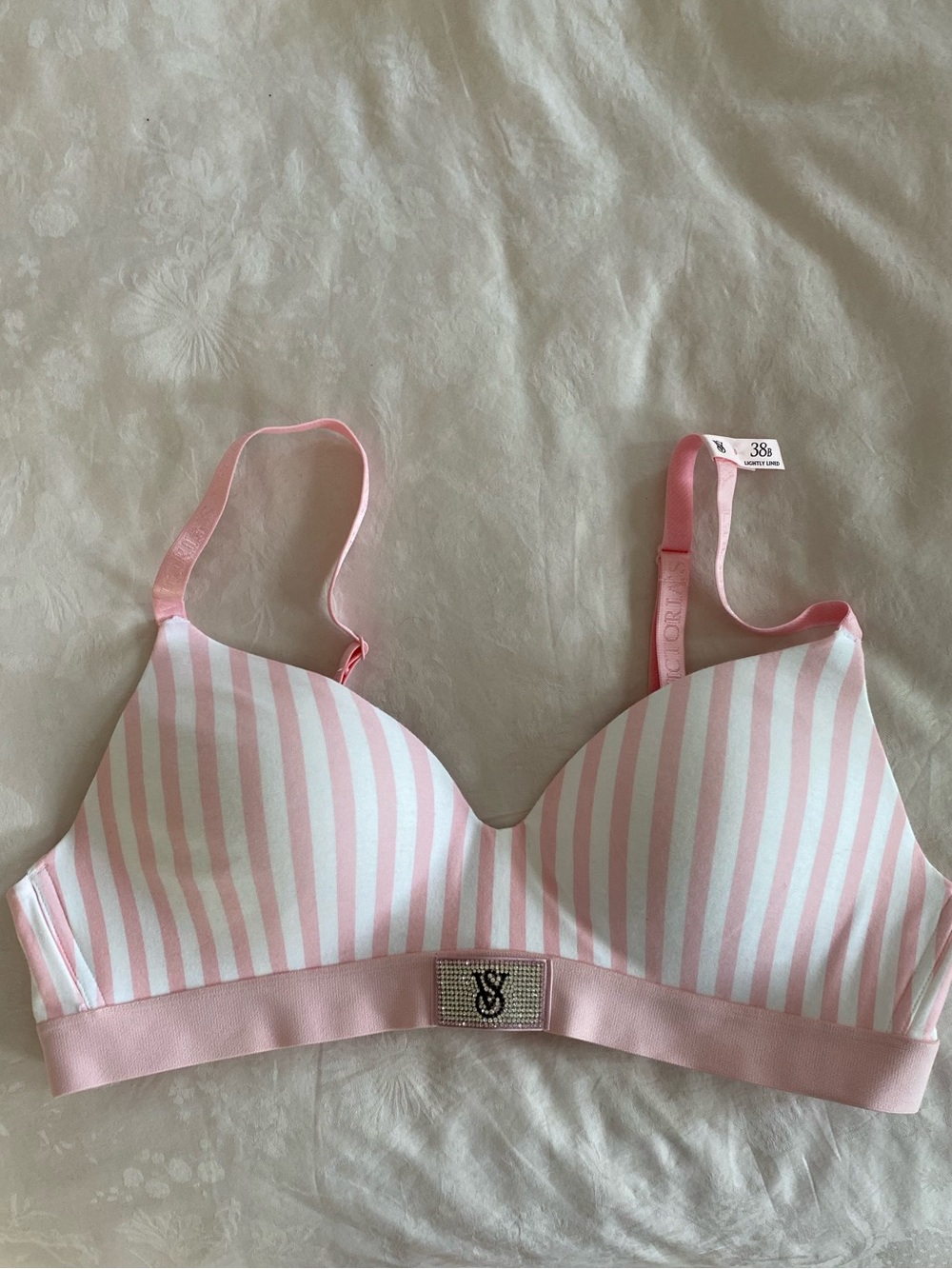 Victoria’s Secret NWT Wireless Bra 38B